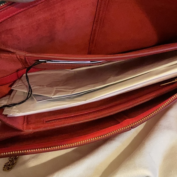 Celine Tri-Fold Clutch in chain smooth leather - Picture 5 of 7